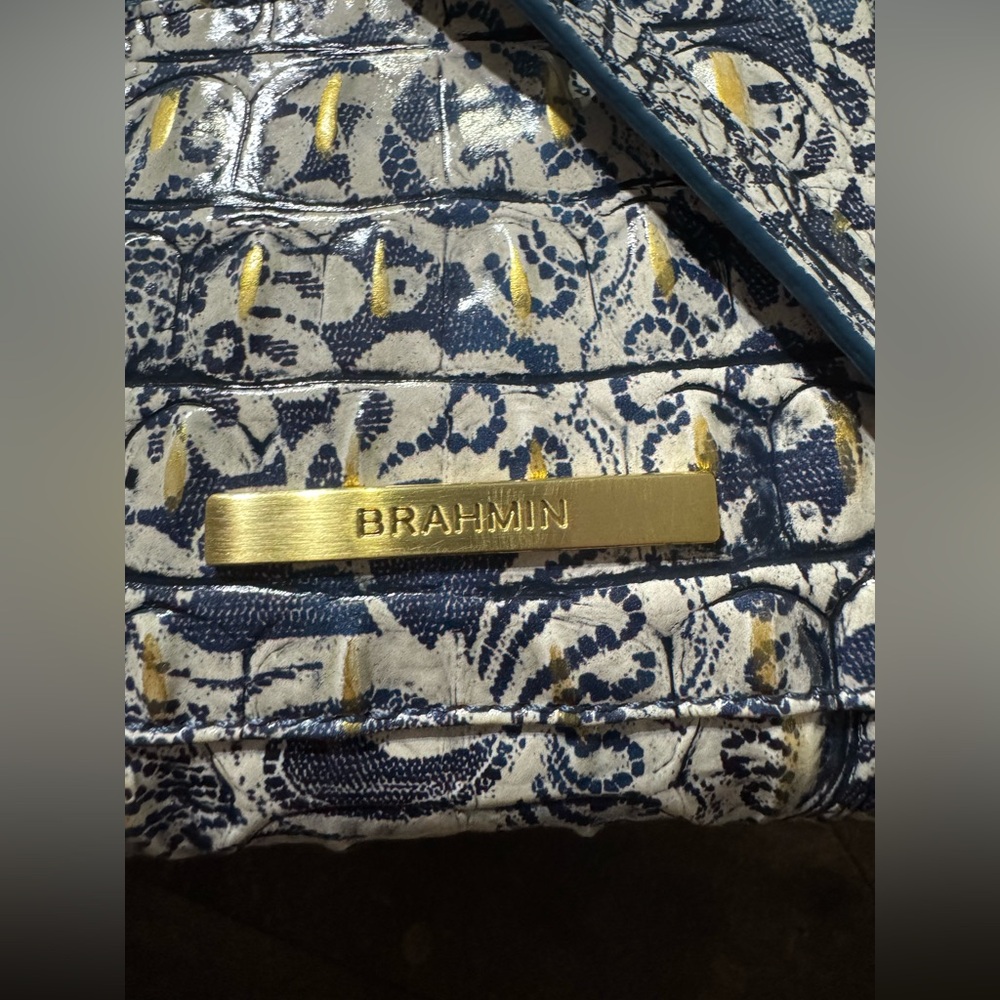EUC Brahmin Vida Crossbody in the Blue Filigree Melbourne - Picture 3 of 11